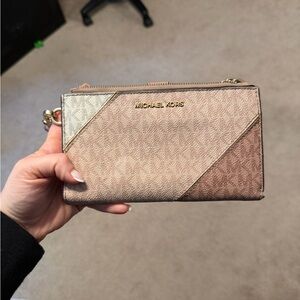 Michael Kors Women's Tan and Cream wristlet